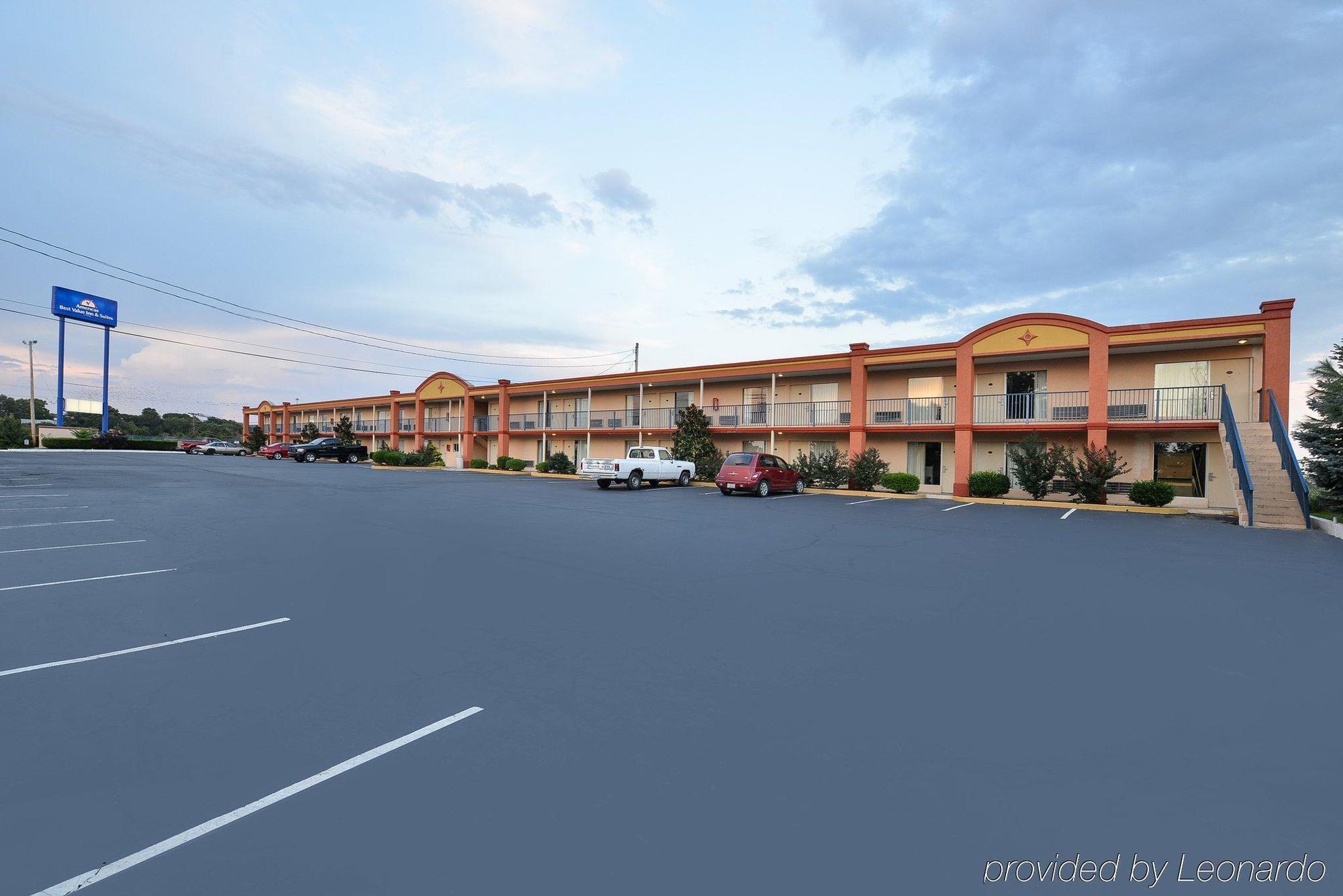 Americas Best Value Inn & Suites Williamstown Exterior foto